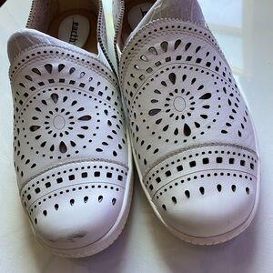 Earth White Flats with Intricate Perforations
